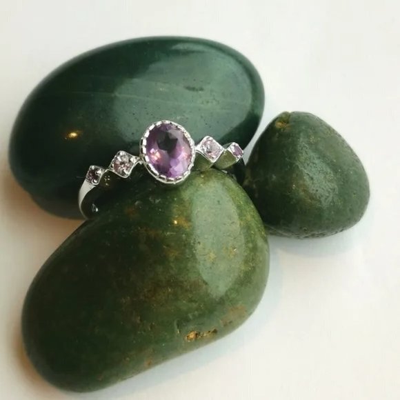 Sterling Silver Amethyst Ring Size 7 Vintage Inspired - Picture 3 of 5